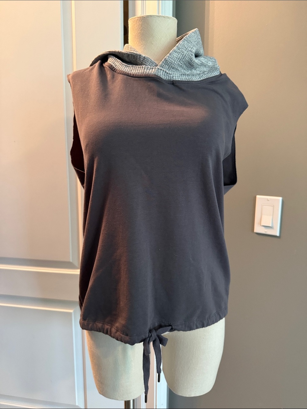 Sundays Sleeveless Hooded Drawstring Tank Slate & Heather Gray Size 2 Medium